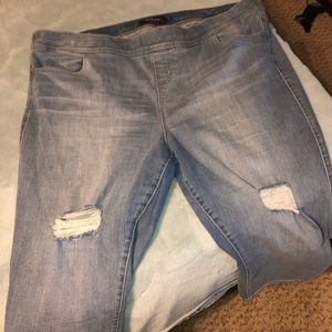 NWOT Torrid Ankle/Capri Jeans